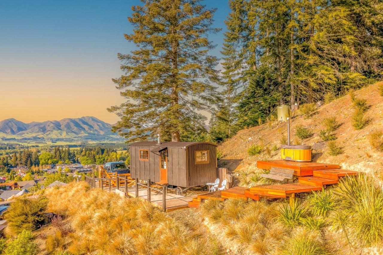 The Shepherds Hut - Boutique Retreat. ハンマー・スプリングス エクステリア 写真