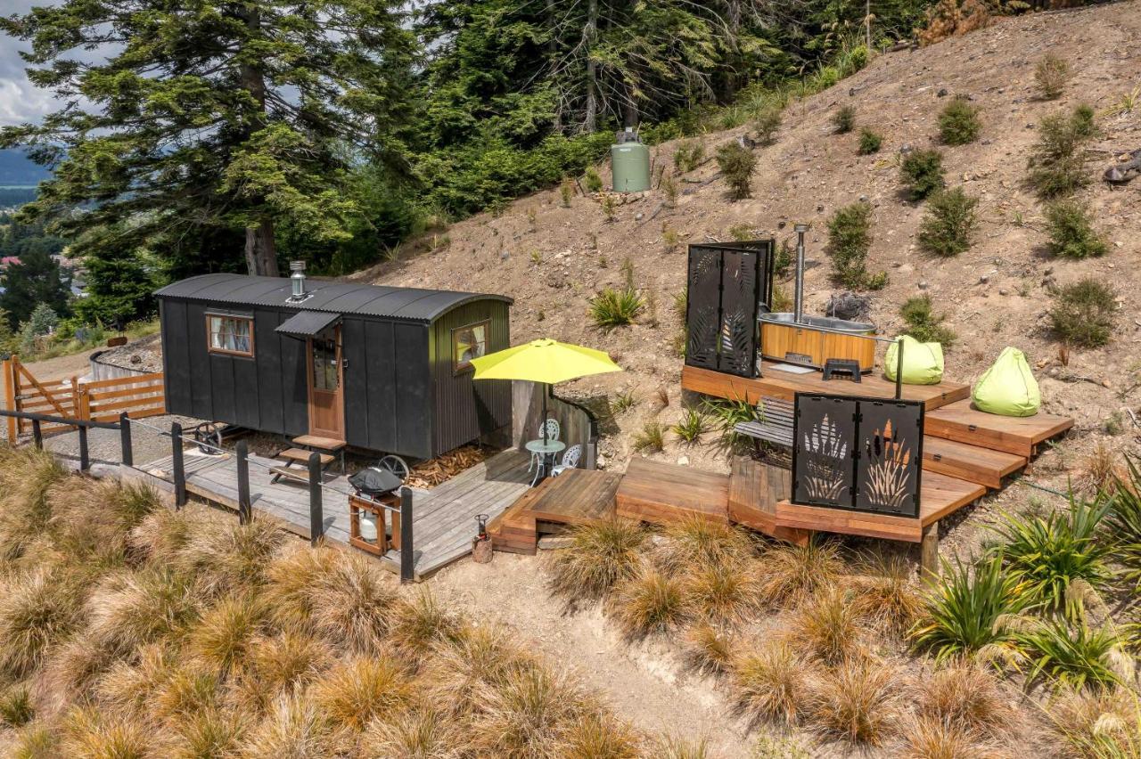 The Shepherds Hut - Boutique Retreat. ハンマー・スプリングス エクステリア 写真